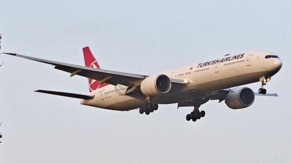 鹰眼策略 土耳其航空一架波音777客机因故障紧急降落